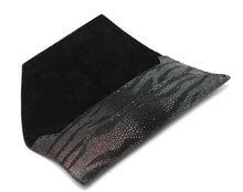 Load image into Gallery viewer, Manila Stingray Platinum Tiger Striated Clutch