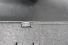 Load image into Gallery viewer, Hermès Jige Elan 29 Epsom Black Leather Clutch