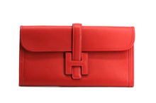 Load image into Gallery viewer, Hermès Jige Elan 29 Clutch in Swift Red Leather
