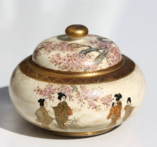 Load image into Gallery viewer, A Japanese Satsuma earthenware circular box and cover