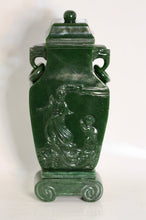 Load image into Gallery viewer, Fine spinach green jade vase