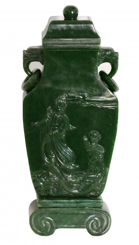 Fine spinach green jade vase